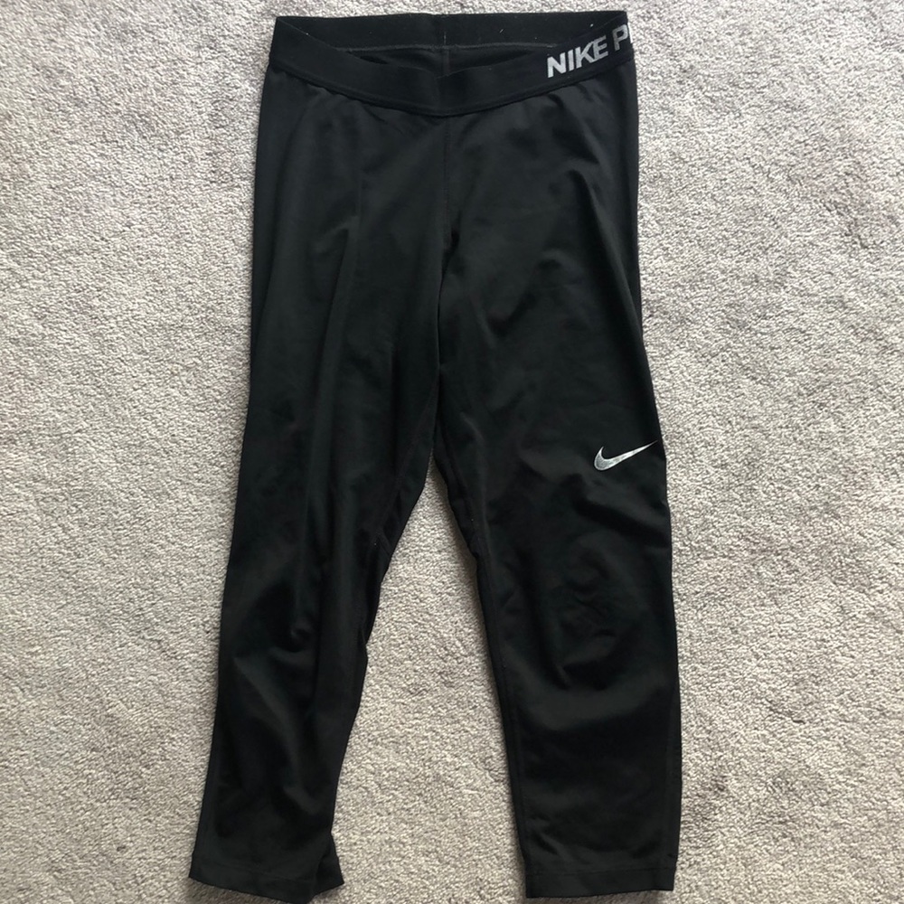 Nike pro crop leggings